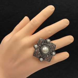 Large Pearl Silver Tone Statement Cocktail Stretch Ring
